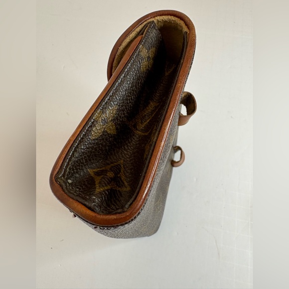 LOUIS VUITTON Monogram Pochette Florentine Bag COA-Dust bag & Original Strap - Picture 11 of 17